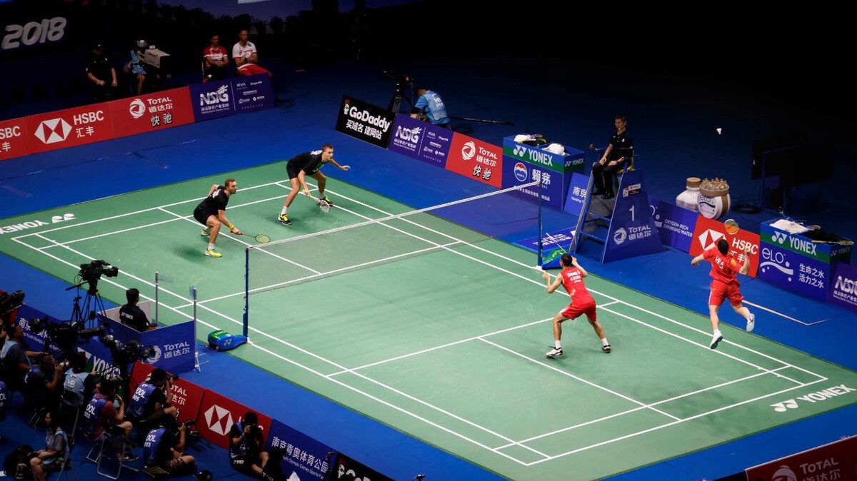 成为左右比 成为左右比